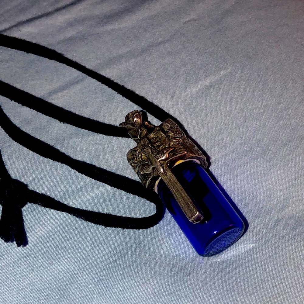 Blue glass storage necklace “heavy”